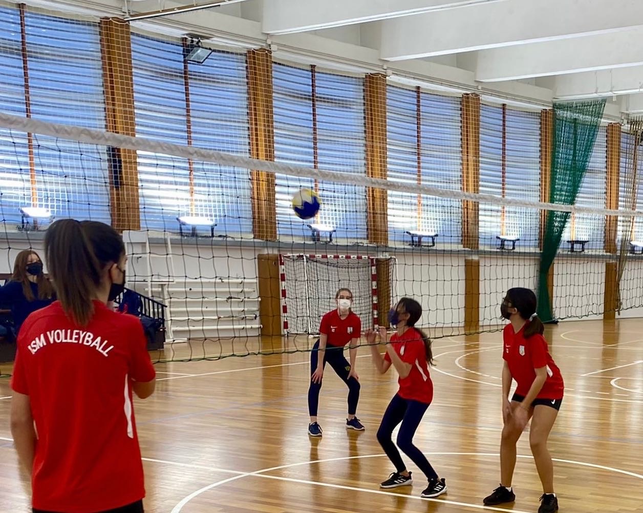 ISM volleyball team holds first practice of the year Image