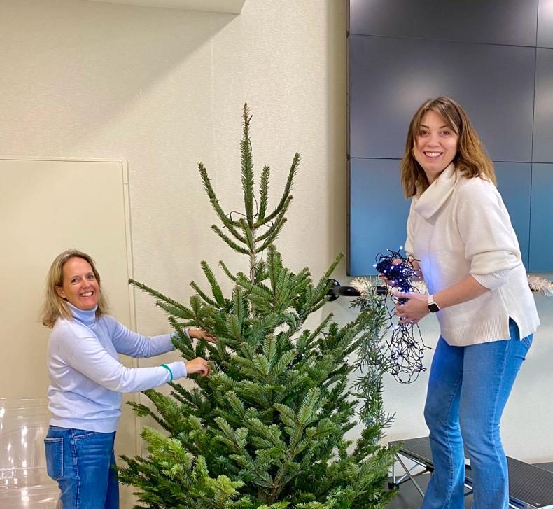 PTA spreads holiday cheer at ISM Image
